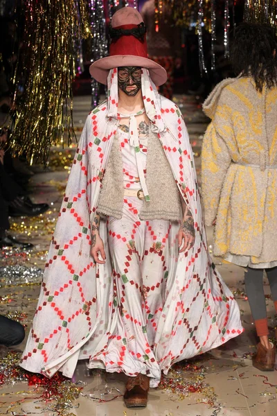 Look 26